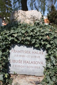 Kunštát - hrob Františka Halase