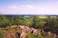 Na Helišovu skálu přes hrad Holštejn