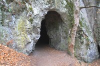 Vstupní část jeskyně Kostelík v Křtinském údolí
