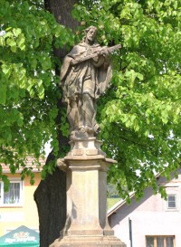 Vojnův Městec - socha sv. Jana Nepomuckého na náměstí