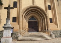 Vstupní portál kostela