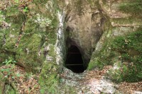 Vchod do jeskyně Bertalánky