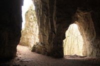 Horní vchody jeskyně Kostelík