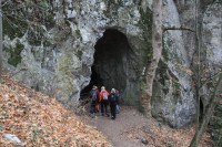 Dolní vchod jeskyně Kostelík