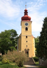 Dominantní věž kostela