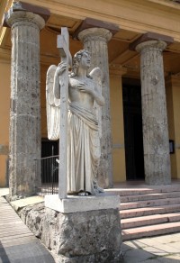 Ostřihom - socha před kostelem sv. Anny