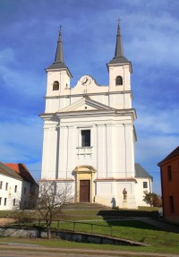 Dominantou městyse je kostel Nejsvětější Trojice