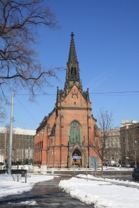 Červený kostel na Komenského náměstí