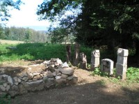Zbytky hřbitova