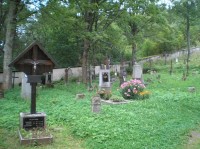 Dobrá Voda: Obnovený hřbitov za kostelem