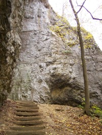 Jeskyně Jáchymka, příchod od Býčí skály - podzim 2012