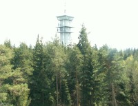 Asi 150 m od Bismarckovy rozhledny je telekomunikační věž