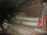 Socha ležícího Buddhy