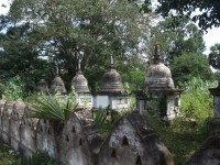 hroby poblíž dagoby