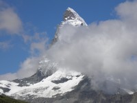 Matterhorn se pomalu halí do mraku..