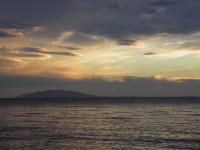 ranní obloha nad Středozemním mořem.