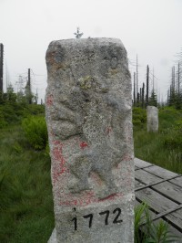 historický hraniční kámen u Gsengetu.