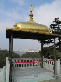 Zlatý altánek sultána s výhledem na Zlatý roh.