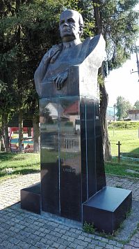 Busta spisovatele Olbrachta v Koločavě.