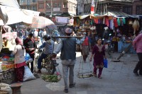Ruch v nepálských ulicích.