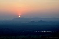 Západ slunce na hoře  Pidurangala.