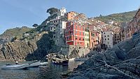 Cinque Terre - barevné vesničky na útesech.