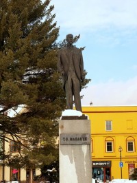 Náměstí - socha Masaryka