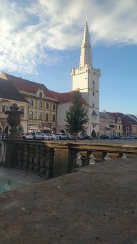 Bílá věž na Mírovém náměstí