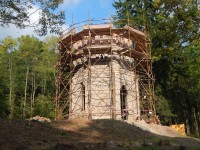 Allainova věž právě prochází rekonstrukcí.