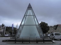 Zwiesel, skleněná pyramida