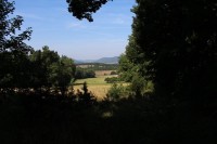 Pohled z cesty od Točníku do údolí Poleňky