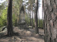 Obelisk na Vranovském hřebení
