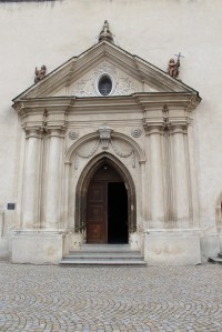 Skalica, vchod do kostela sv. Michala