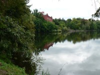Klášterec nad Ohří, zámek a řeka, pohled z parku