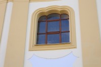 Dobřany, okno kostela sv. Víta
