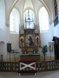 Hejnice, boční oltář pod gotickou klenbou
