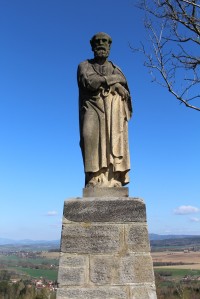 Brada, socha sv. Pavla na vrcholu