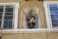 Kopidlno, socha sv. Jana z Nepomuku na budově děkanství
