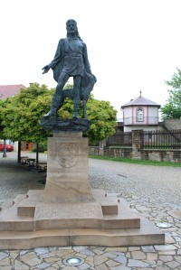 Husovo náměstí, socha Jana Černčického