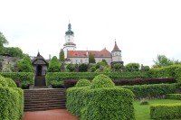 Pohled na zámek ze zahrady