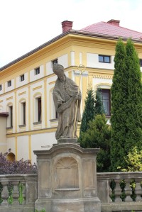 Police nad Metují, socha sv. Prokopa