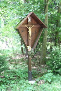 Křížek při cestě na Lázeň