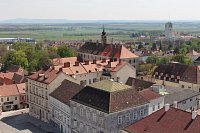 Retz, pohled z věže na náměstí a zámek Gatterburg