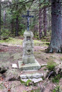 Křížek u cesty do Stodůlek
