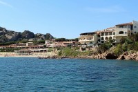 Městečko Baja Sardinia