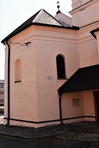 Přístavek při východní straně kostela