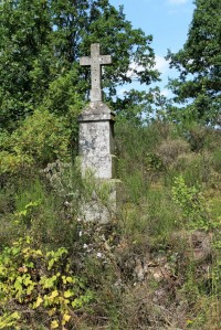 Křížek u silnice do Kvašňovic