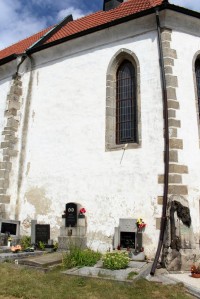 Okno presbytáře kostela sv. Bartoloměje