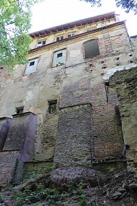 Západní strana zámku