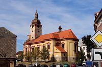 Radnice, celkový pohled na kostel sv. Václava